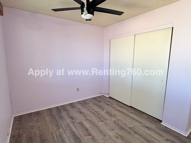 Building Photo - 2 Bed 1 Bath Home Near JT National Park