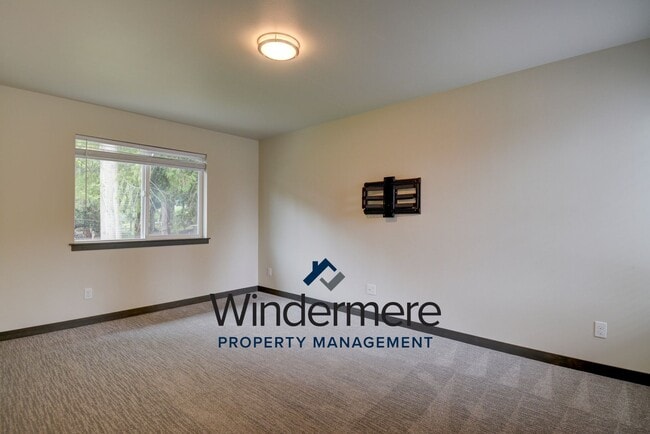 Building Photo - 3 Bed 3 Bath Home in Admirals Cove