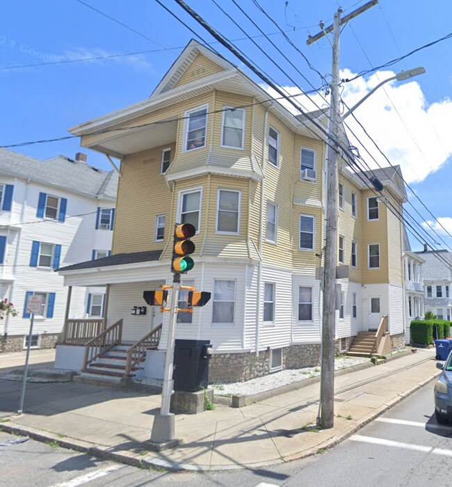 Building Photo - 150-152-152 Deane St
