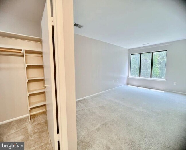 Building Photo - 8141 Needwood Rd