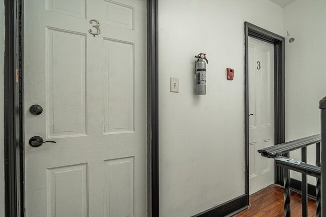 Building Photo - 232.5 6th St