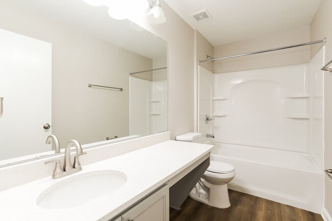 Building Photo - 1926 Old Moss Ln