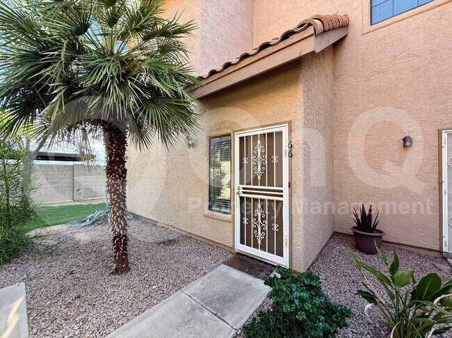 Building Photo - 1001 N Pasadena