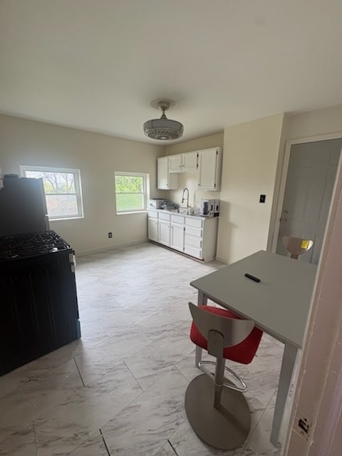 Building Photo - 816 Adelaide St