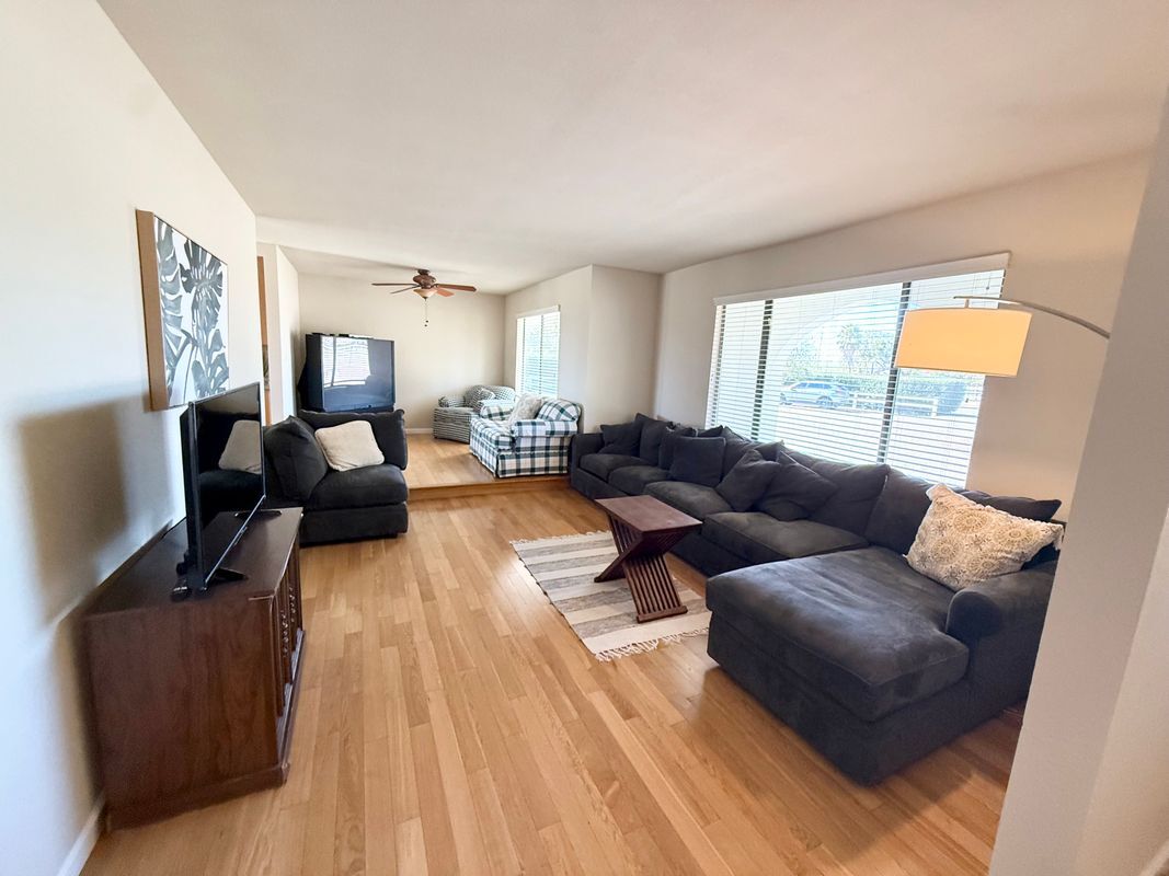 Building Photo - 4460 W Pine Haven Dr