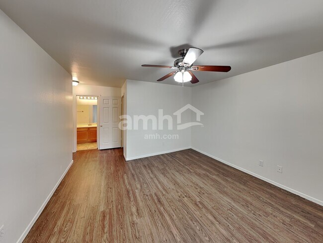 Building Photo - 10913 W Minnezona Ave