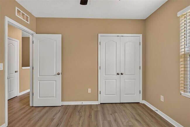 Building Photo - 817 Ashentree Dr