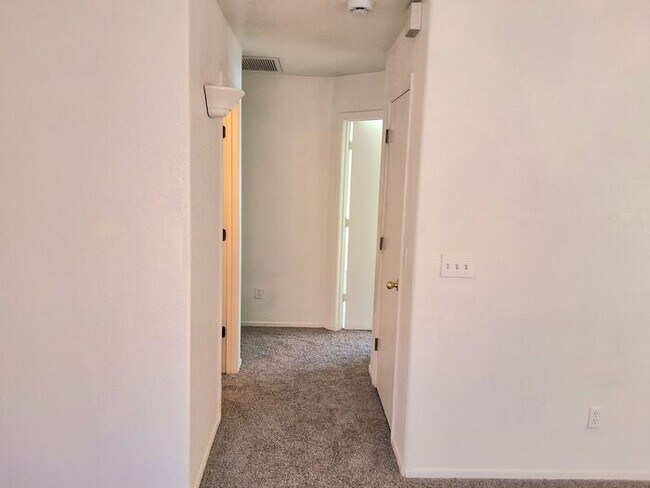 Building Photo - 7384 E Cross Ridge Pl
