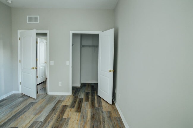 Building Photo - Elegant 5-Bedroom Pool Home with 3-Car Gar...