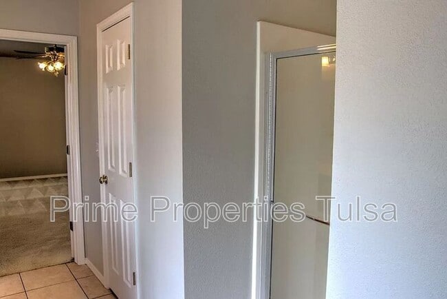 Building Photo - 10218 East 111th Pl S
