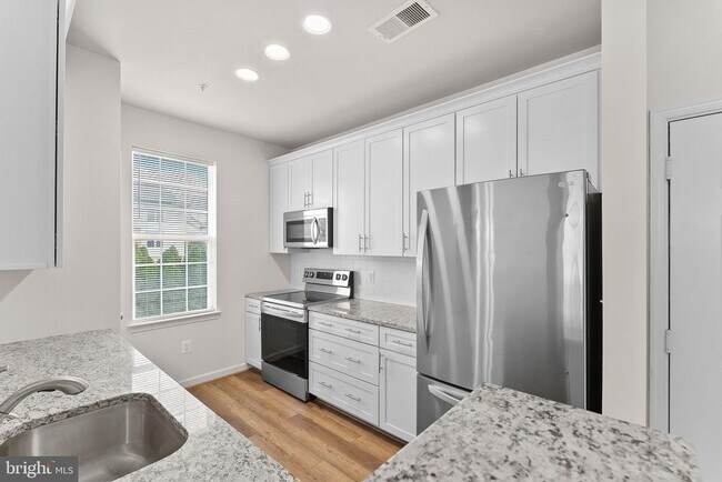 Building Photo - 42470 Pennyroyal Sq