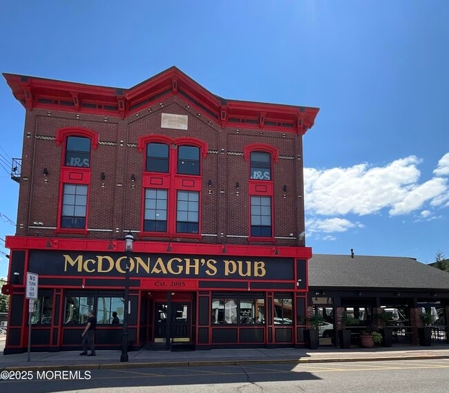 Building Photo - 54 Main St