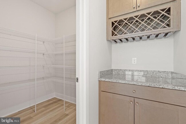 Building Photo - 7736 Meander Ct S