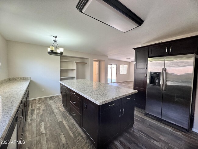 Building Photo - 9138 W Ross Ave