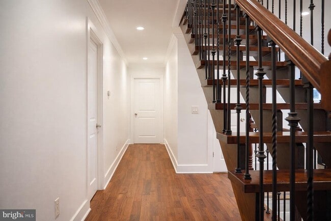 Building Photo - 1633 Kalmia Rd NW