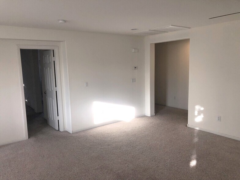 Building Photo - 6978 Foggy Mist Ave