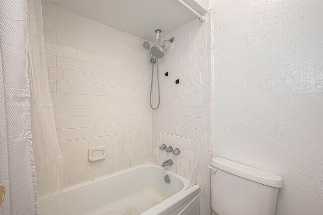 Building Photo - 3944 W Alabama St