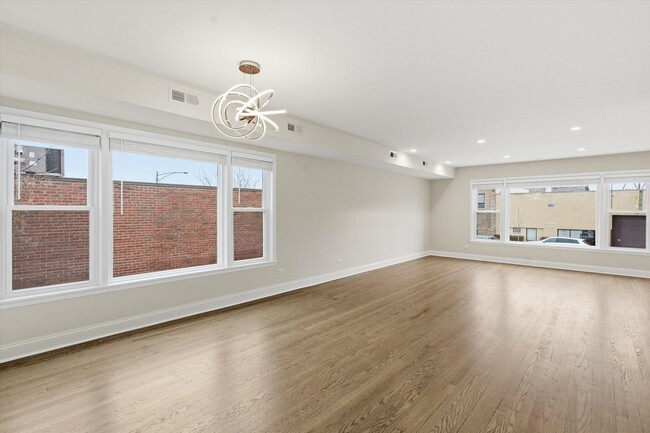 Building Photo - 5915 N Milwaukee Ave