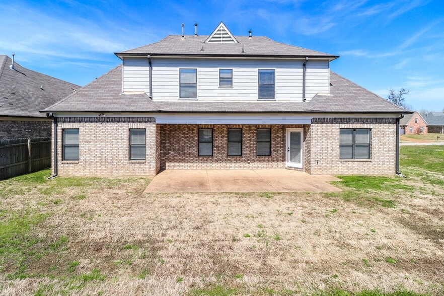 Building Photo - 30 Whispering Creek Dr