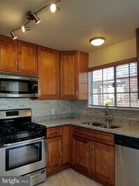 Building Photo - 14210 Autumn Cir