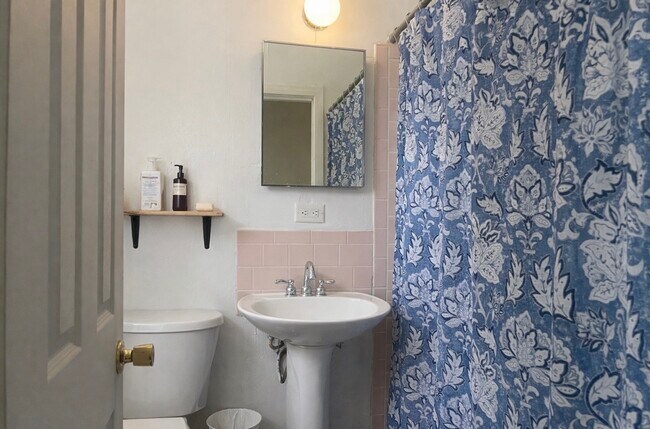 Building Photo - 128 Hawley St