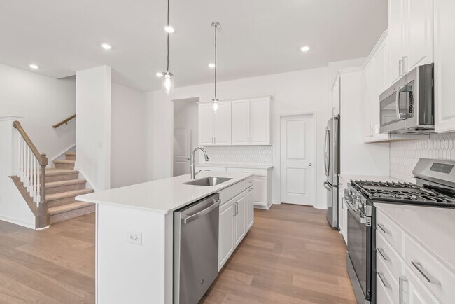 Building Photo - 302 Silver Fleet Dr