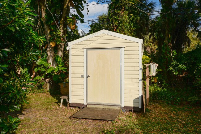 Building Photo - 2386 28th Ave SW