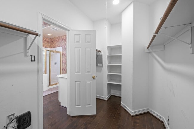 Building Photo - 403 Brook Shore Ct