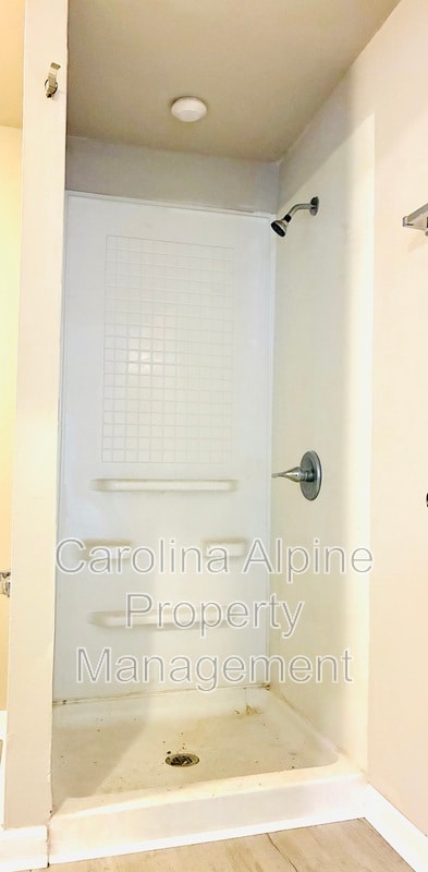 Building Photo - 1518 Hollyleaf Ave