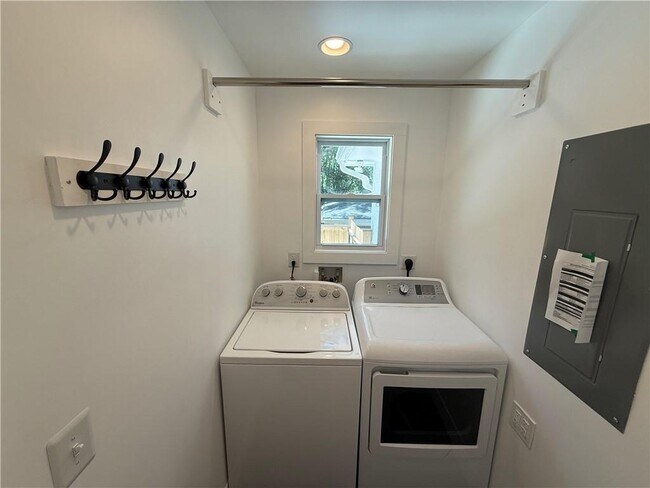 Building Photo - 161 Stanhope Cir NW