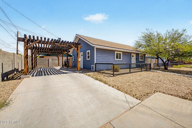 Building Photo - 505 N 16th Ave