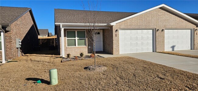 Building Photo - 526 NW 68th Ave