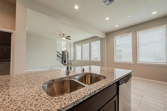 Building Photo - Beautiful Move-In Ready Home in Missouri City