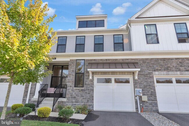 Building Photo - 29 Beachwood Dr