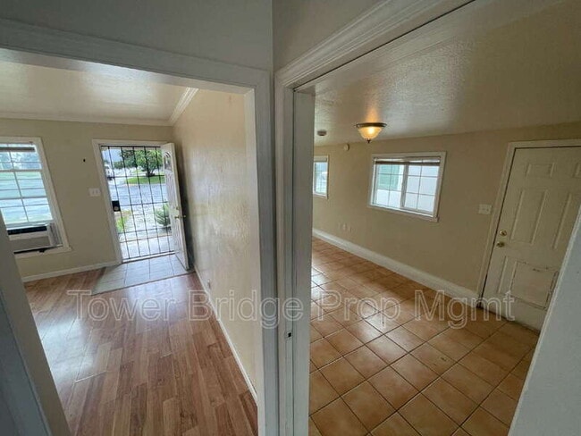 Building Photo - 2841 Taft St