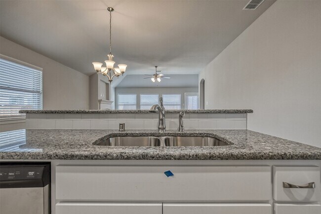 Building Photo - 207 Gardenia Dr