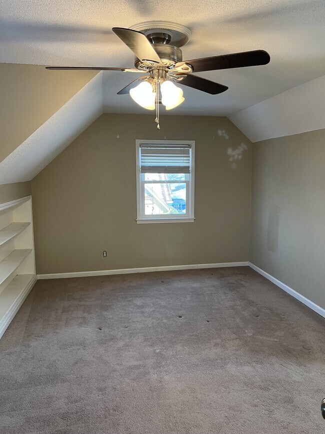 Building Photo - 503 Aspen Way