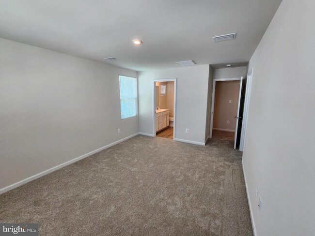 Building Photo - 619 Laurelwood Cir