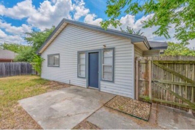 Building Photo - 3401 Timberline Ct
