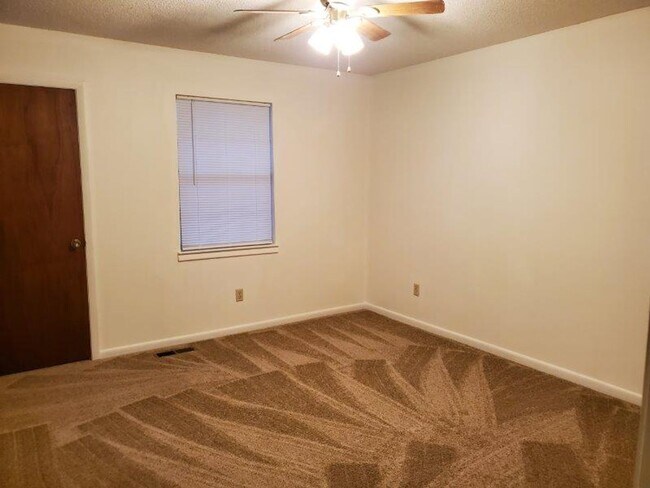 Building Photo - Daleville!!!  Minutes from the Ft Rucker Gate!!!