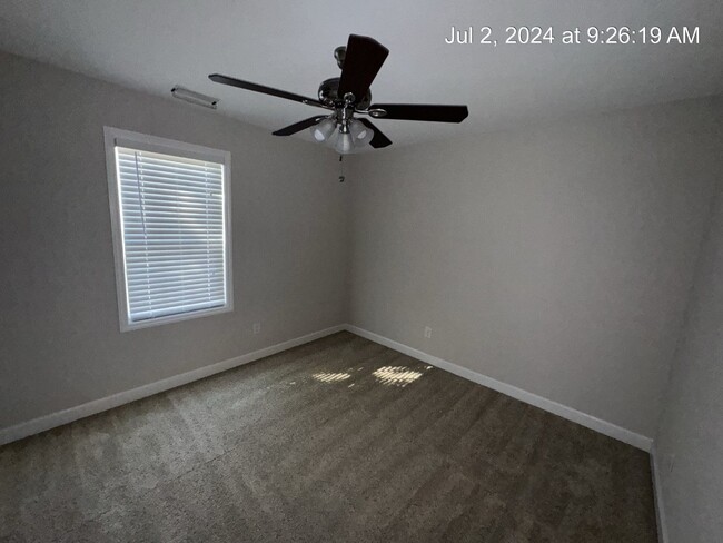Building Photo - 6080 Lakeway Drive