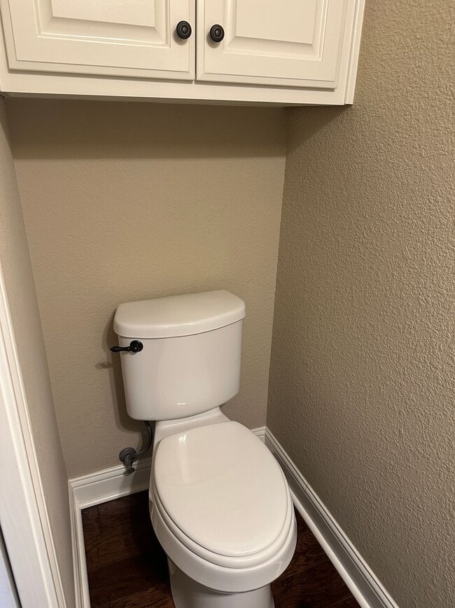 Building Photo - College Station - 4 bedrooms, 2.5 Bathroom...