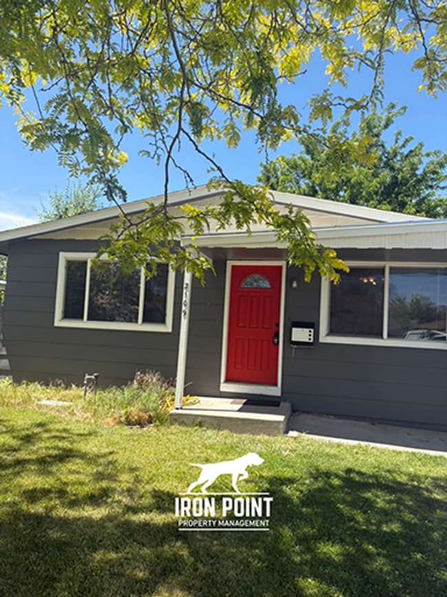 Building Photo - 3 Bed/1 Bath off Broadway near downtown Boise & BSU - Landscaping Included.