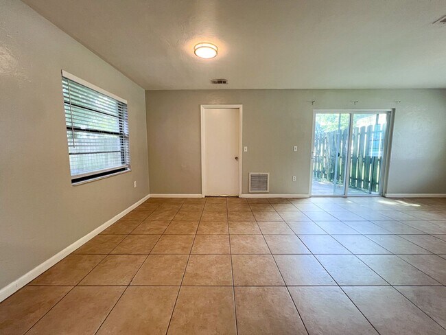 Building Photo - 2292 - Sugarfoot Oaks