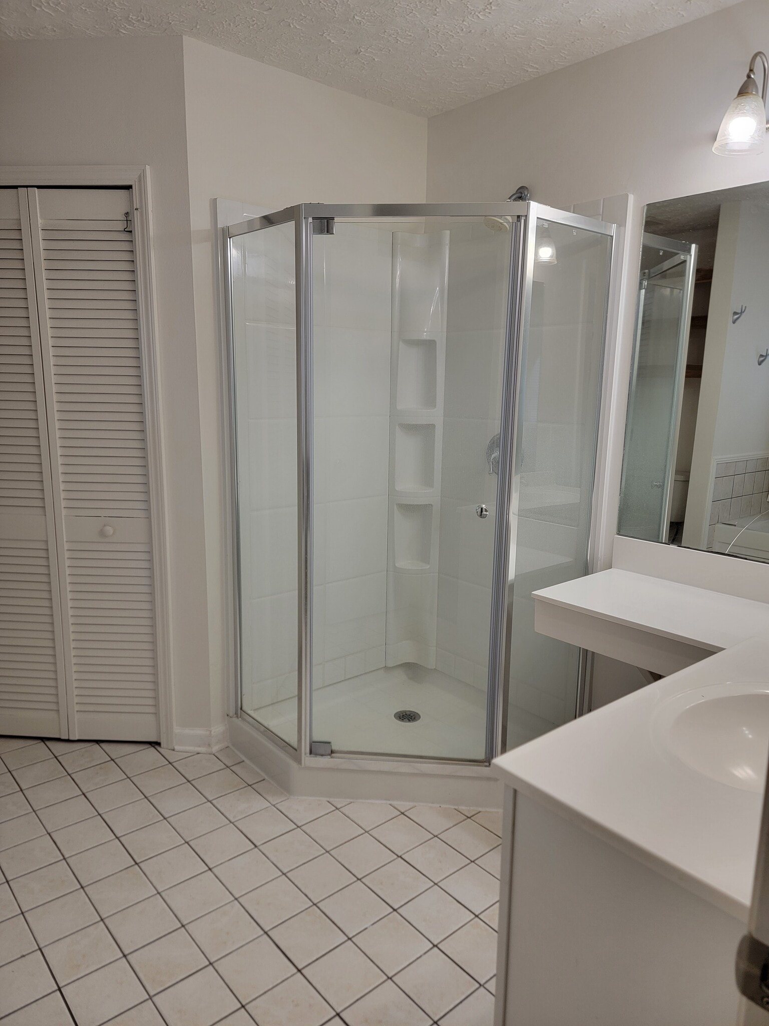 Master bedroom walk in shower - 137 Marsh Edge Ln