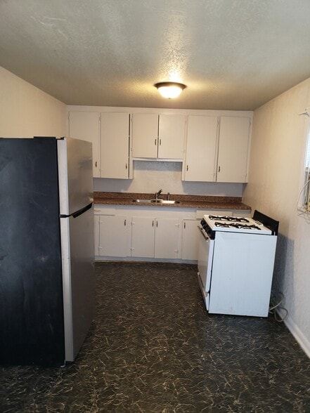 Building Photo - 221 Tutt Ave