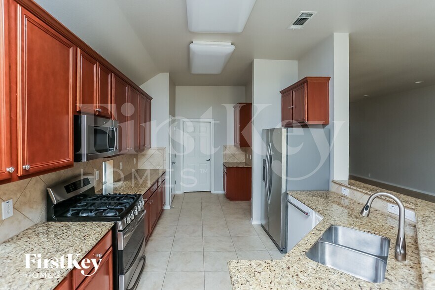 Building Photo - 2744 Cedar Ridge Ln