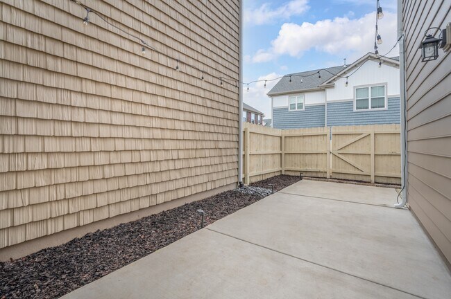 Building Photo - 2040 Canning Pl