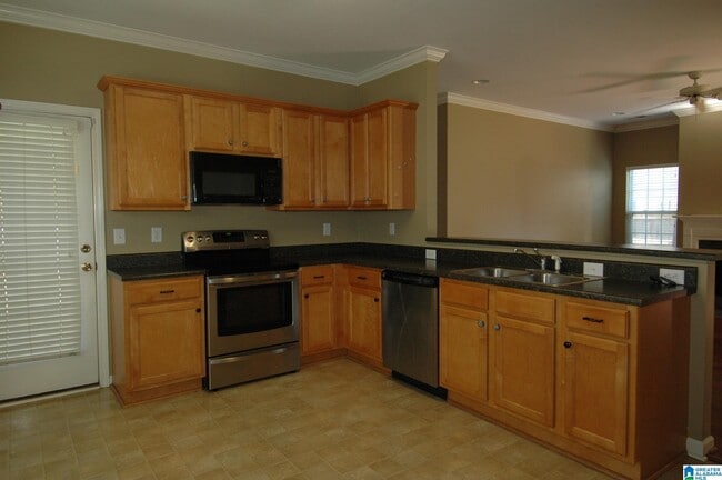 Building Photo - 108 Holland Trail