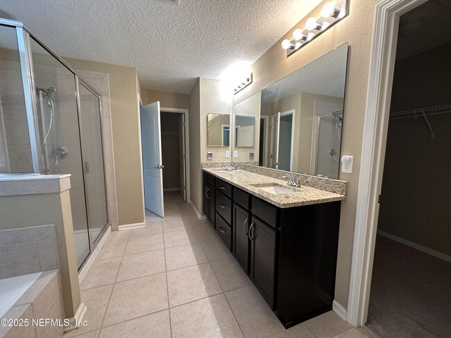 Building Photo - 4578 Silverthorn Dr